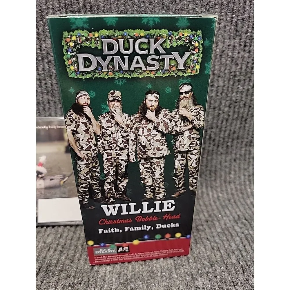 Duck Dynasty Willie Christmas Bobble Head With Robertson Family Christmas CD New